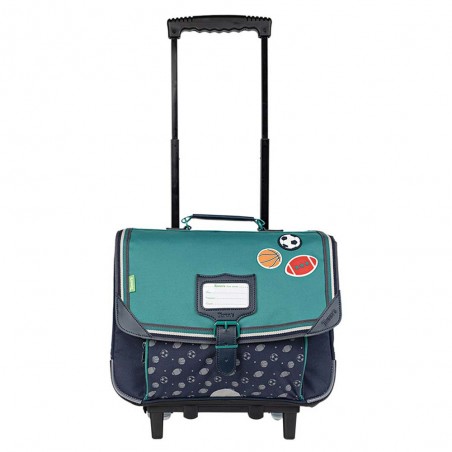 Cartable à roulettes Tann's 38cm "Alexandre" vert patchs foot basket rugby | Sac scolaire trolley garçon pas cher Cartable à roulettes Tann's 38cm "Alexandre" vert patchs foot basket rugby | Sac scolaire trolley garçon pas cher