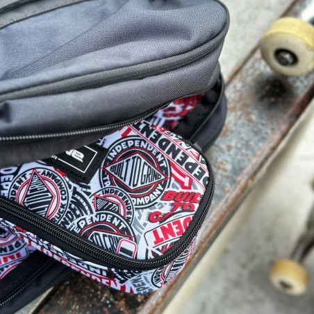 DAKINE | Plumier scolaire "School Case" x Independent | Trousse à crayons garçon marque de skate DAKINE | Plumier scolaire "School Case" x Independent | Trousse à crayons garçon marque de skate