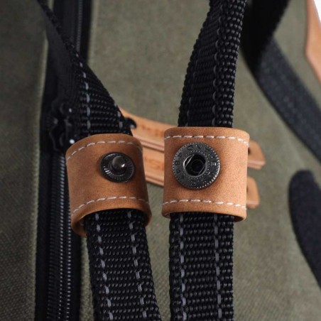 24H LE MANS | Sac de voyage "Légende" vert kaki | Bagage homme course auto produit officiel 24H LE MANS | Sac de voyage "Légende" vert kaki | Bagage homme course auto produit officiel