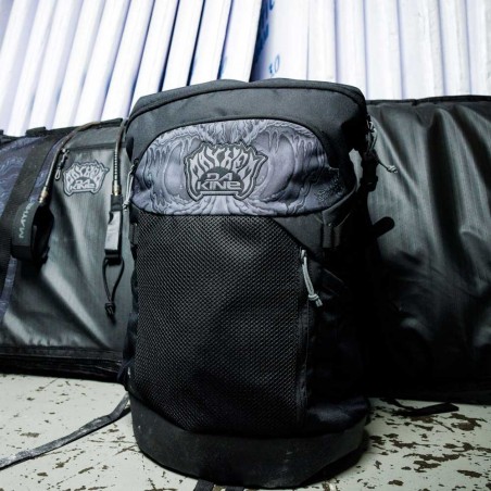 Dakine | Sac à dos "Mission Surf" 30L x Mayhem noir | Sac à dos surfeur homme collab exclusive original
