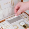 Maison Scarlett | Coffret à bijoux "Denise" blanc | Boîte à bijoux femme grand modèle cuir synthétique pas cher Maison Scarlett | Coffret à bijoux "Denise" blanc | Boîte à bijoux femme grand modèle cuir synthétique pas cher