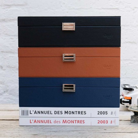 Maison Scarlett | Coffret à montres "Jean" 5 emplacements marine | Boîte rangement montres collectionneur pas cher Maison Scarlett | Coffret à montres "Jean" 5 emplacements marine | Boîte rangement montres collectionneur pas cher