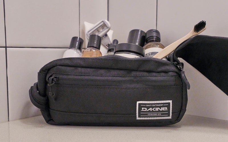 TROUSSE DE TOILETTE POUR HOMME GRIS